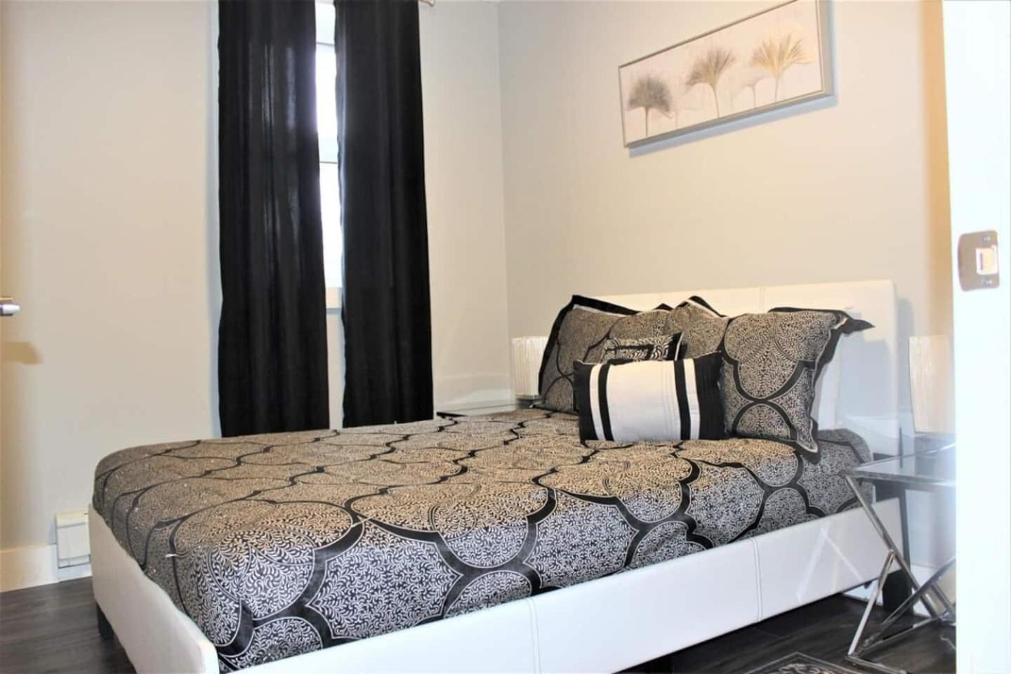 Fallsview Boutique 2Bd 1B Apartment ไนแอการาฟอลส์ ภายนอก รูปภาพ
