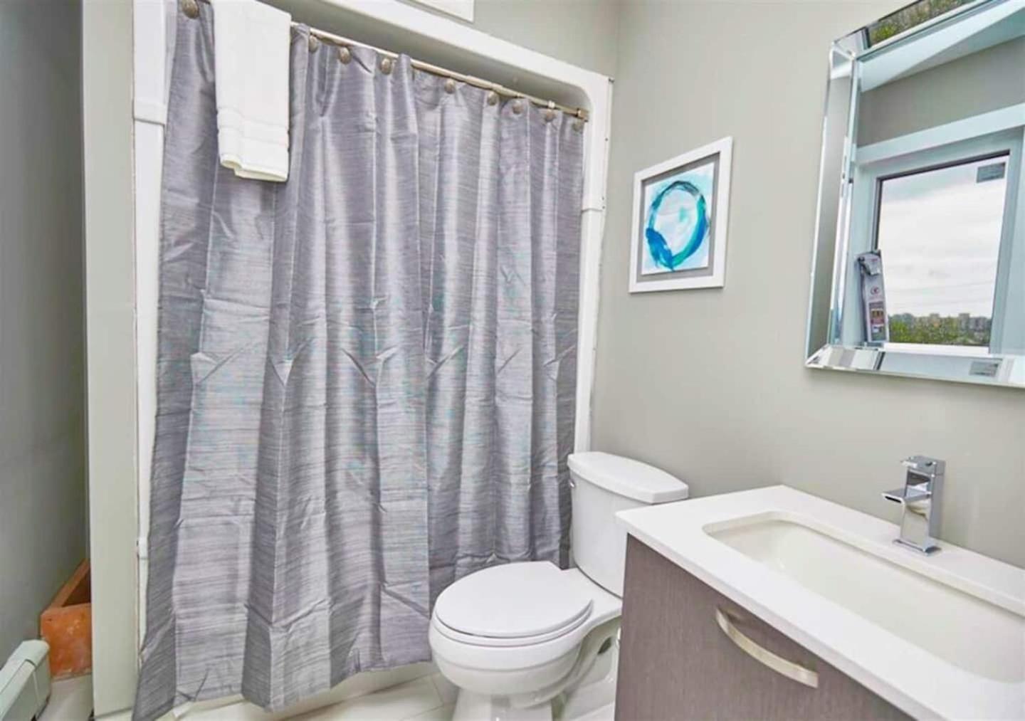 Fallsview Boutique 2Bd 1B Apartment ไนแอการาฟอลส์ ภายนอก รูปภาพ